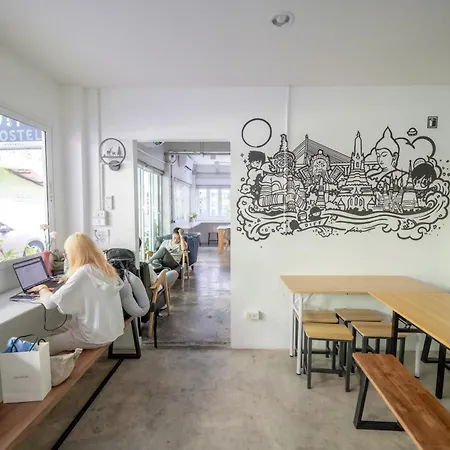 Diff Hostel-2